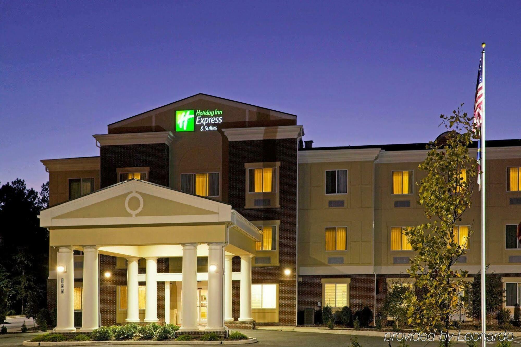 Holiday Inn Express & Suites Southern Pines-Pinehurst Area By Ihg Exterior foto